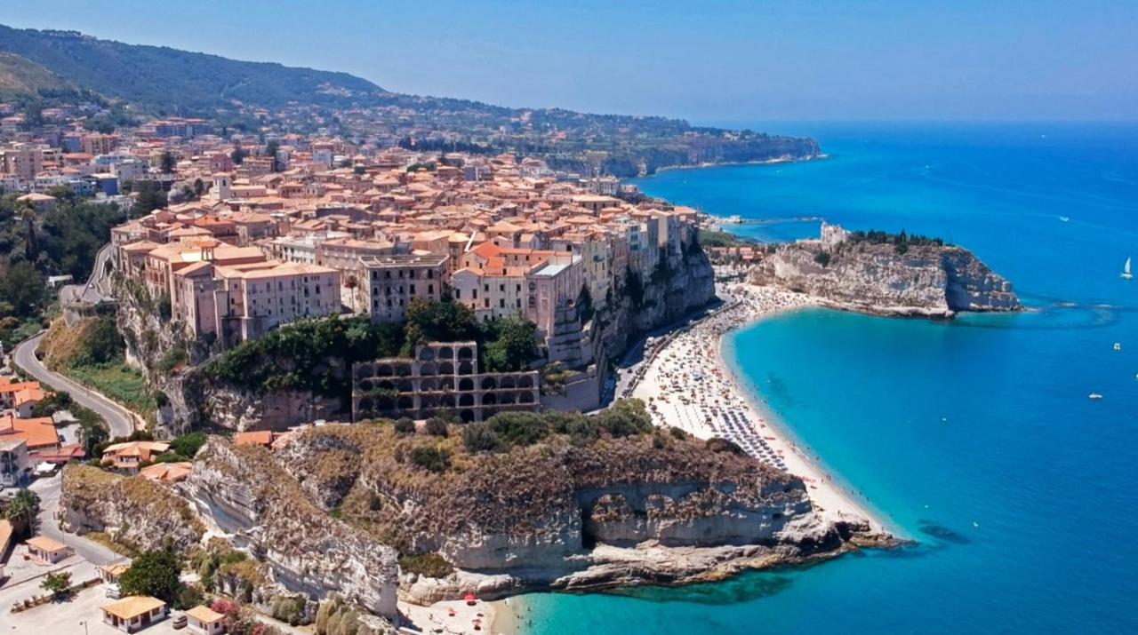 Ferienwohnung Residenza Le Sirene Tropea Exterior foto